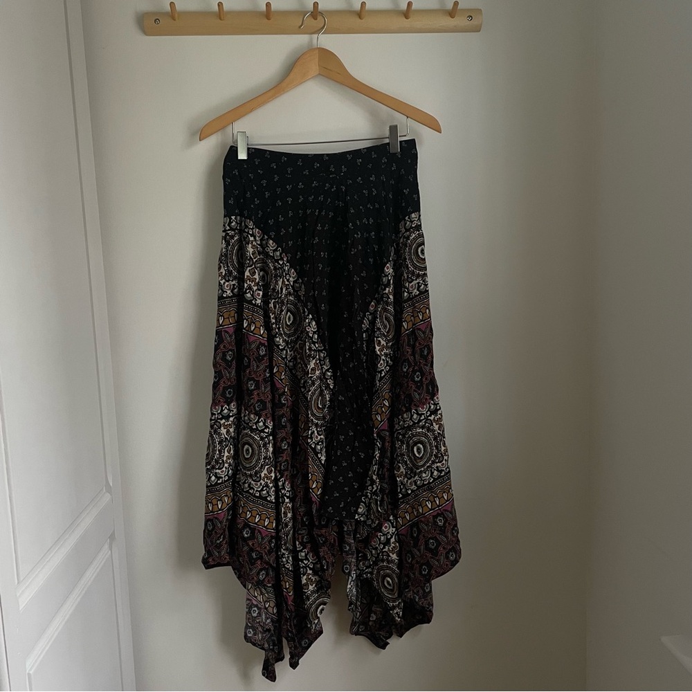 American Eagle Outfitters Black and Brown Asymmetrical Skirt